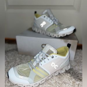 On Clouds Women's shoes